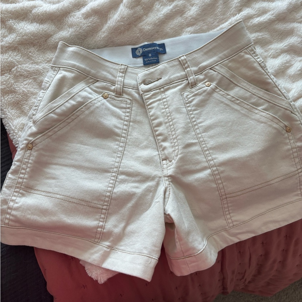 Democracy Women's High Waist Cream Shorts